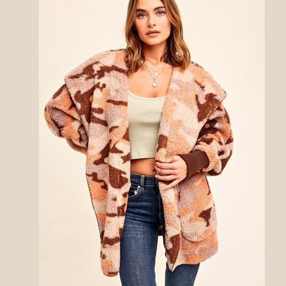 NEW Boutique Hooded Camo Teddy Jacket Cozy Sherpa Fleece Weekend Furry Soft Warm - Picture 3 of 4